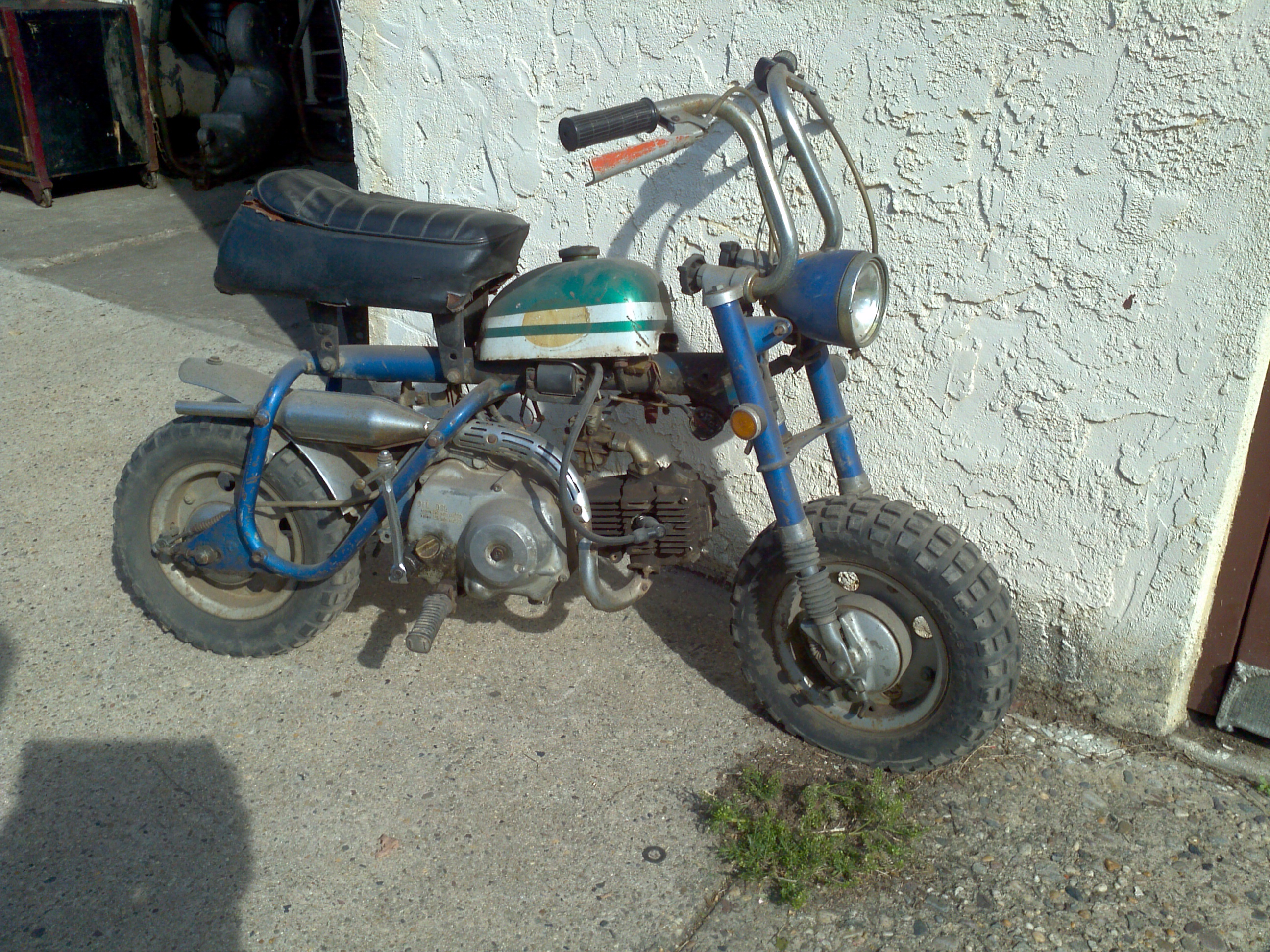 Antique honda mini bikes