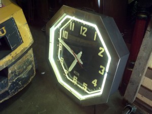 neon clock1