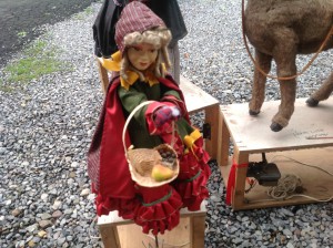 animated christmas high end  store display 4