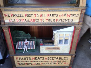 store display animate parcel post 8