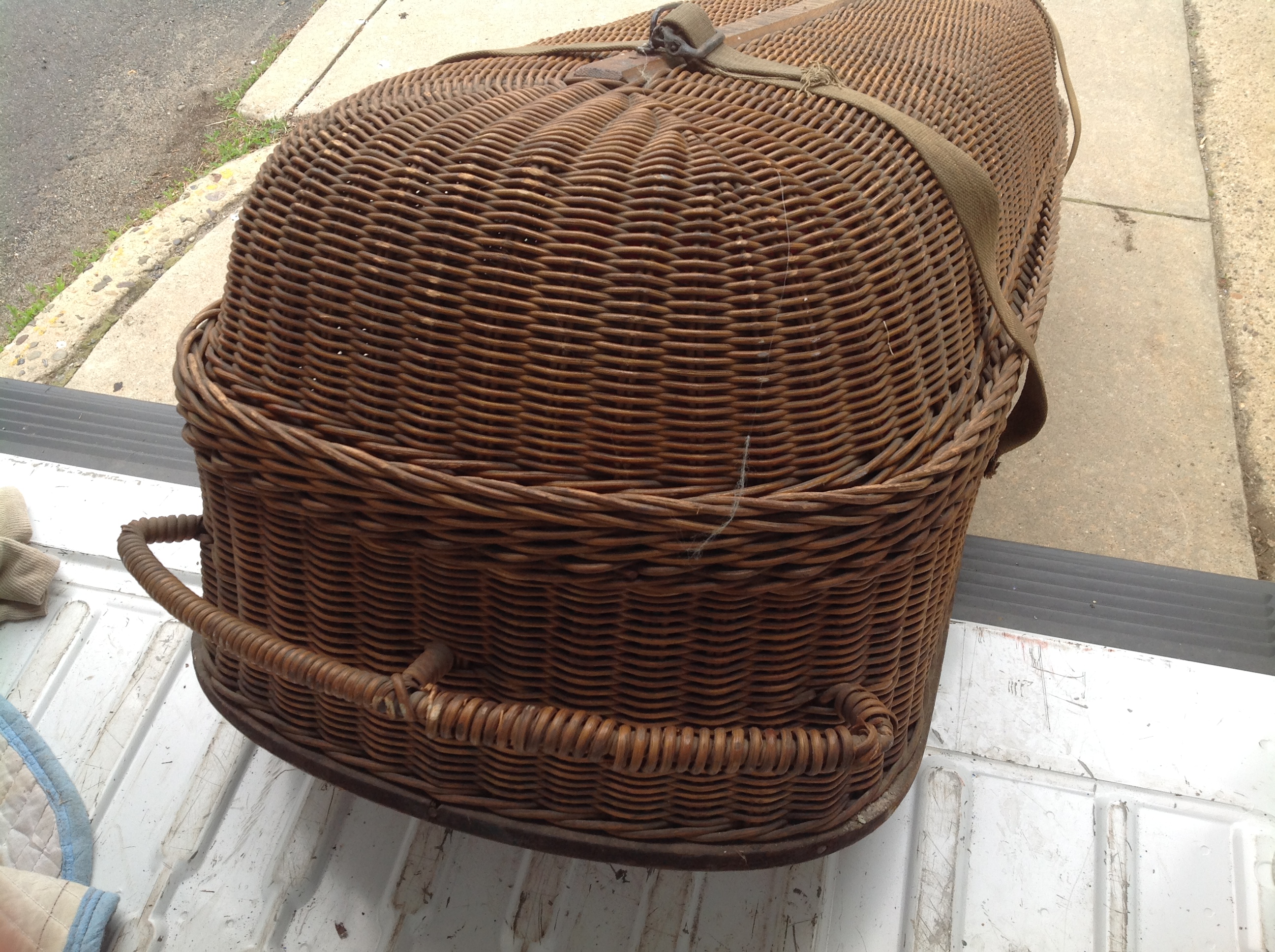 casket funeral wicker antique parlor transport palor antiques condition found hard near perfect