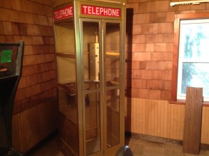 phone booth gold 1