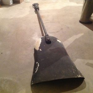 shovel-giant-movie-prop-1