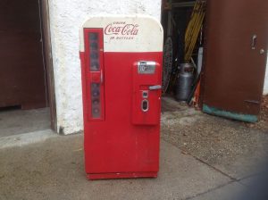 coke machine vendo 81 10