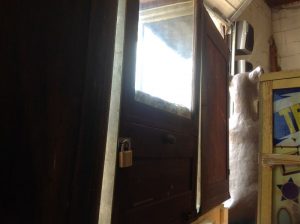 display case metal bow front 1