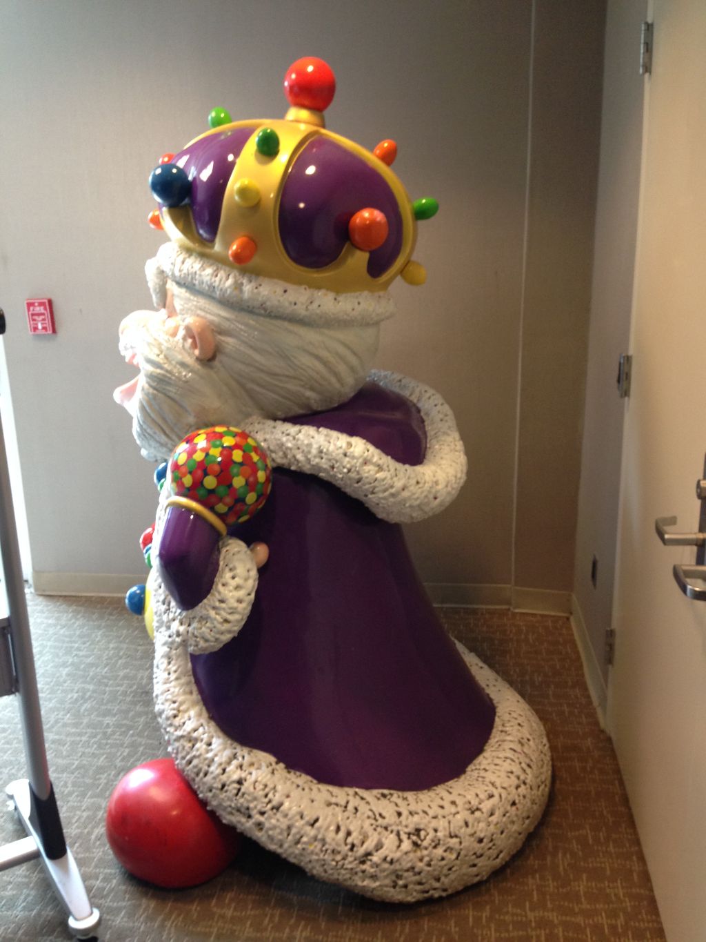 Toys R Us Candy Land King Statue « Obnoxious Antiques