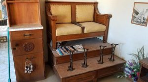 shoe shine oak stand 2019