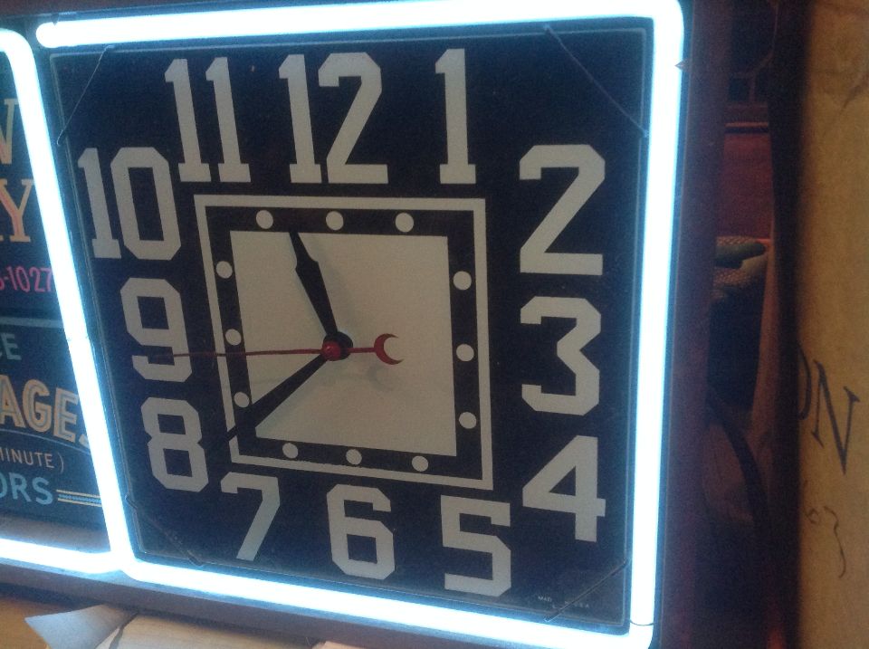 Vintage 1950’s Action Ad Animated Neon Advertising Clock « Obnoxious