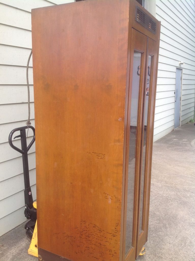 1950’s Wooden Telephone Booth « Obnoxious Antiques