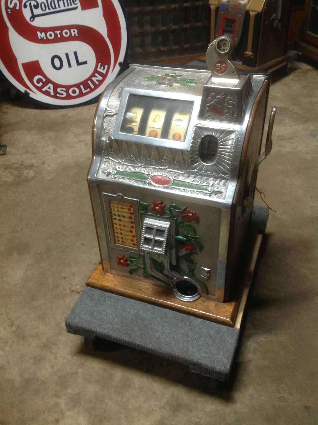 Antique Mills Poinsettia Slot Machine 5 Cent « Obnoxious Antiques