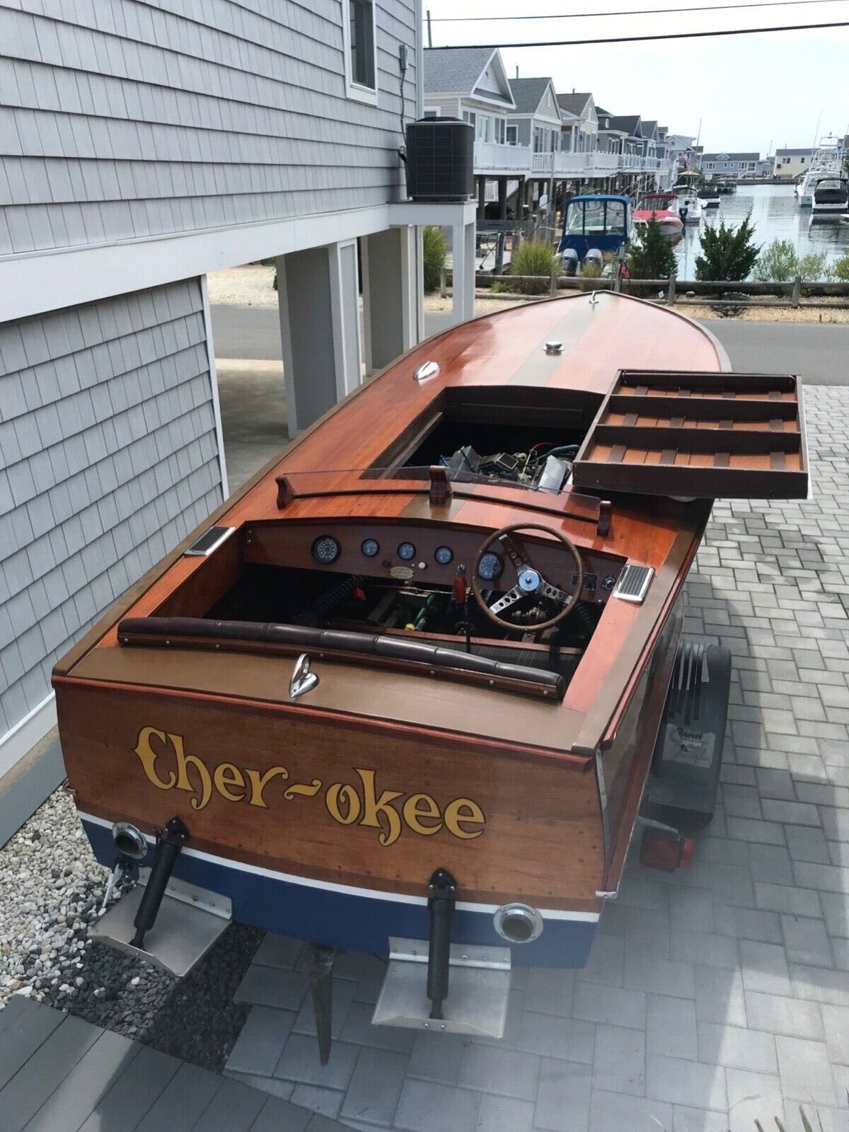 Vintage 18 ft Gentleman’s Racer Century Chris Craft V8 Engine Mahogany ...